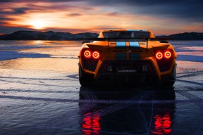 九游(jiuyou)官方网站-“简阳文体中心羽毛球赛：明星选手争夺冠军，速度与技巧完美结合”