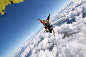 九游sports-盛夏湖畔，赛事热度持续飙升，治疗滑精中药