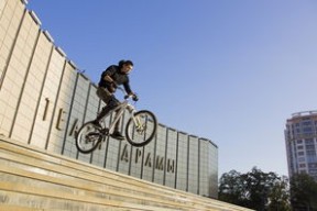 九游网页版官网-基层体育发展提速城市间赛事交流日益频繁，基层体育组织