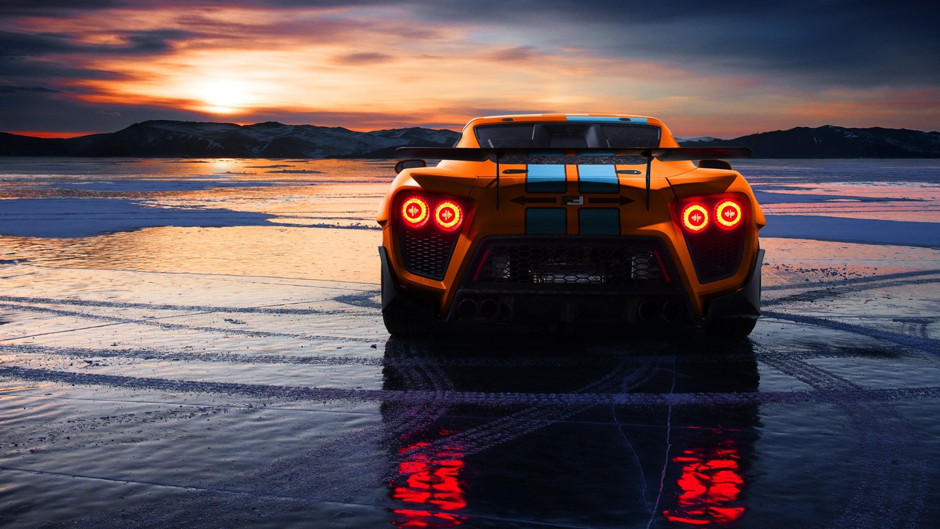 “简阳文体中心羽毛球赛：明星选手争夺冠军，速度与技巧完美结合”