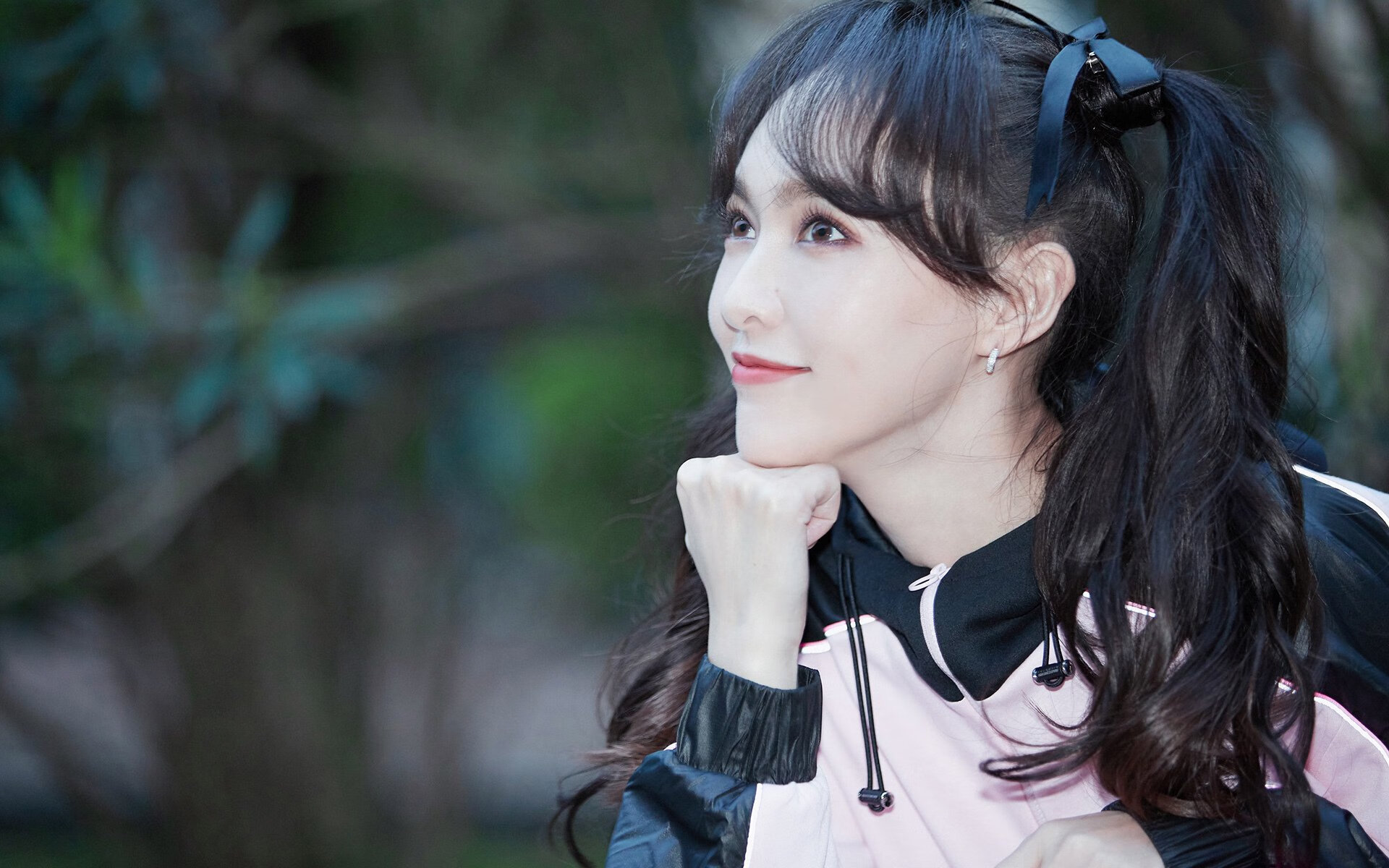 锋线球员是否参与中场组织成为常态机制,什么叫锋线球员