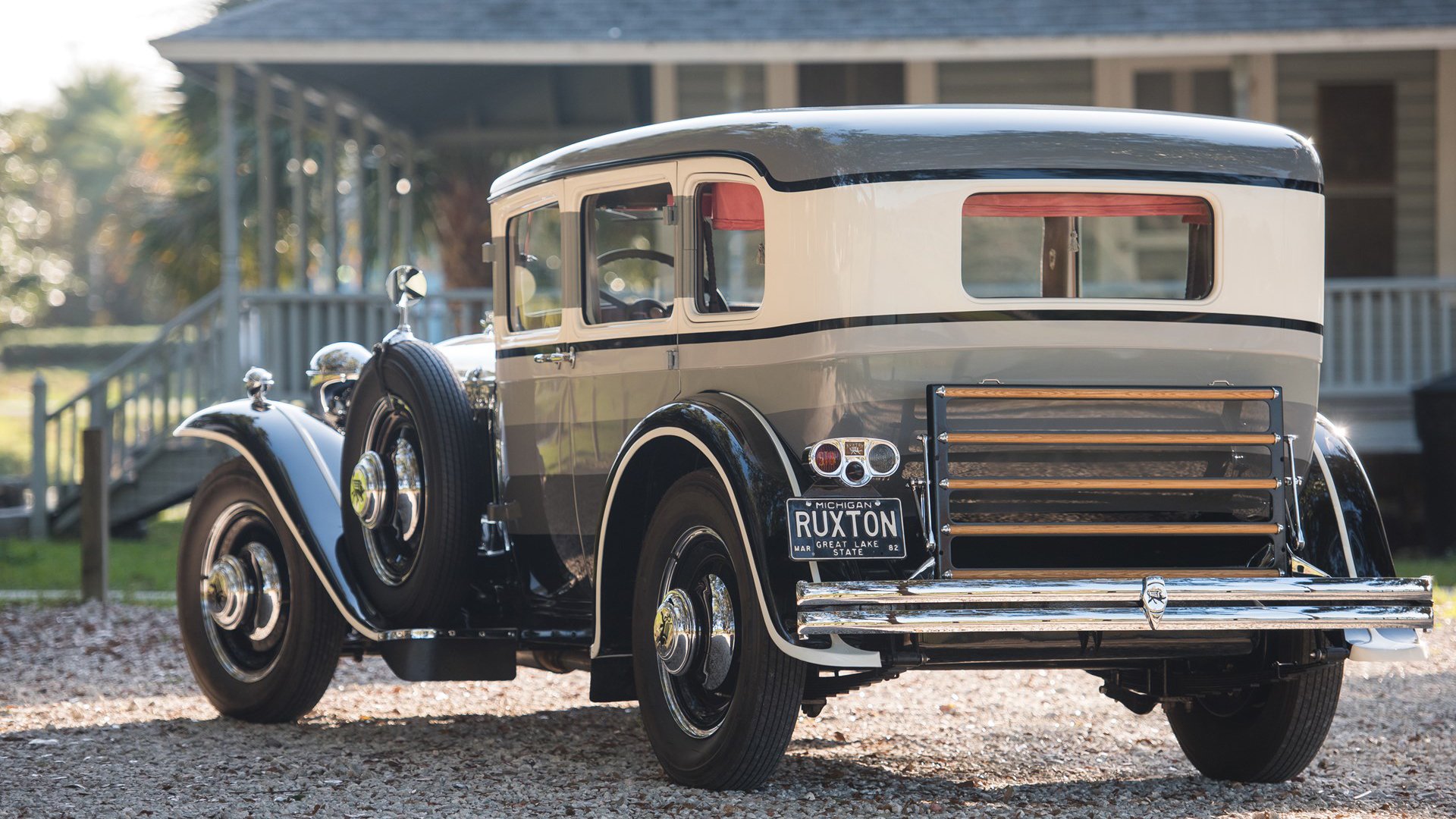 库里投中制胜三分全场沸腾欢呼,库里投全场三分视频